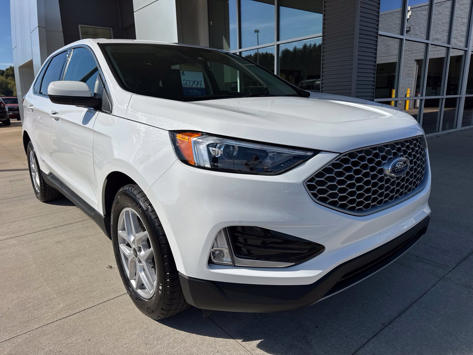Certified 2024 Ford Edge SEL w/ Convenience Package AWD/4WD image 10