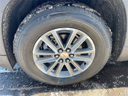 Used 2023 Chevrolet Traverse LT image 31