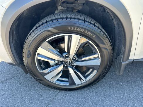 Used 2023 Nissan Rogue SL w/ SL Premium Package AWD/4WD image 12