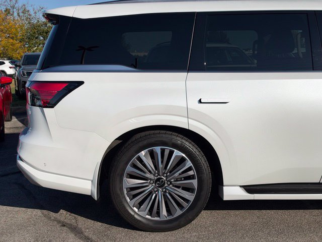 Certified 2026 INFINITI QX80 Luxe w/ Cargo Package AWD/4WD image 9