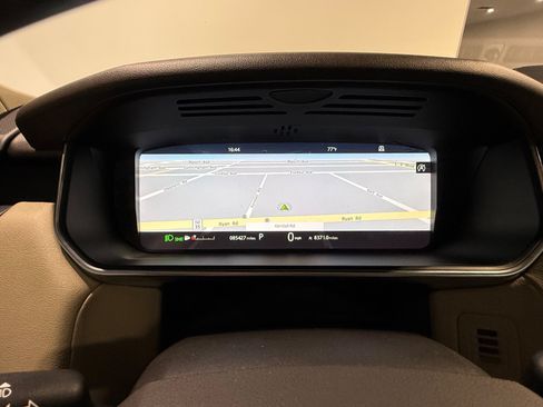 Used 2018 Land Rover Range Rover Sport SE AWD/4WD image 25