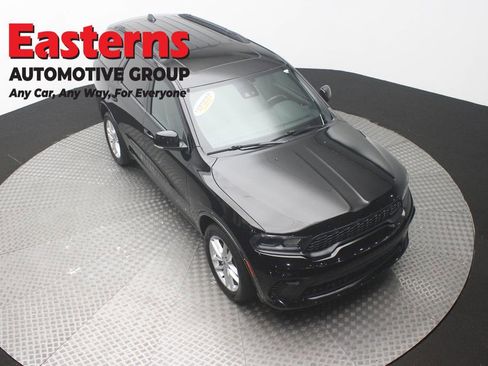 Used 2024 Dodge Durango GT RWD image 3