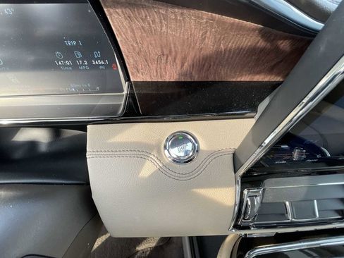 Used 2024 Lincoln Navigator L Reserve image 16