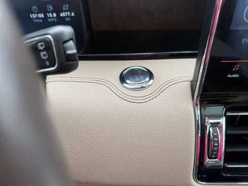 Used 2022 Lincoln Navigator Reserve AWD/4WD image 21
