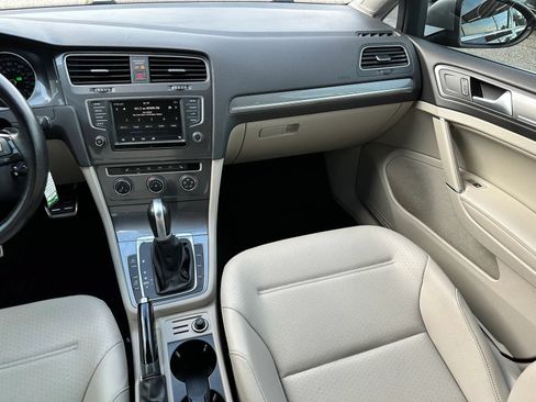 Used 2017 Volkswagen Golf Alltrack S AWD/4WD image 13