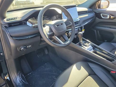 New 2026 Jeep Compass Latitude image 16