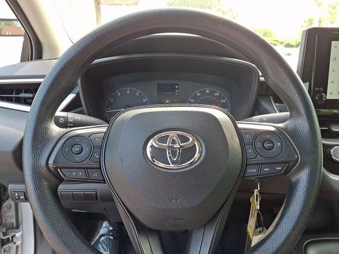 Certified 2025 Toyota Corolla LE FWD image 21