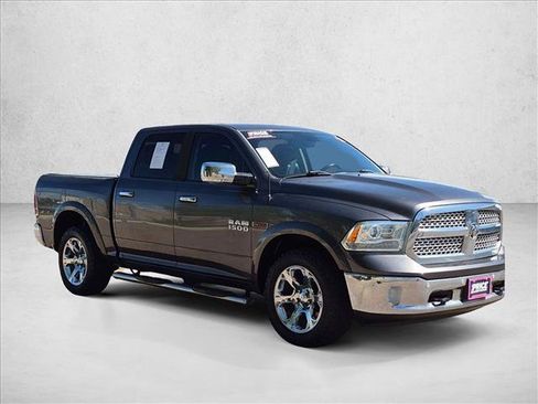 Used 2016 RAM 1500 Laramie w/ Convenience Group AWD/4WD image 3