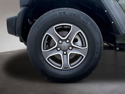 Used 2021 Jeep Wrangler Unlimited Sport image 32