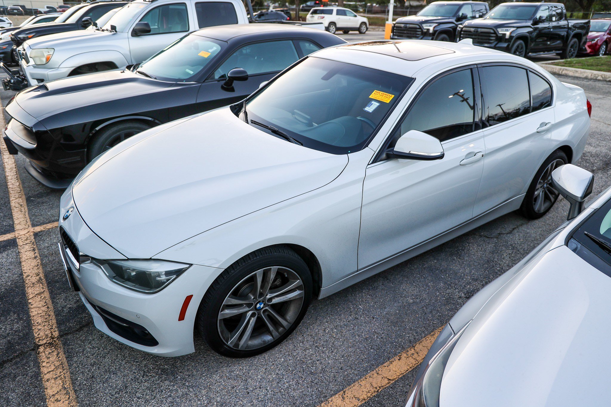 Used 2017 BMW 330i Sedan RWD image 3