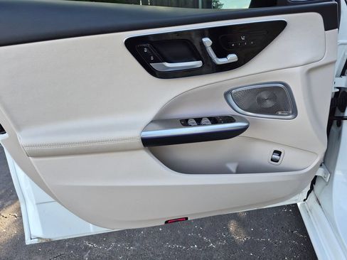 Used 2025 Mercedes-Benz C 300 4MATIC Sedan image 11