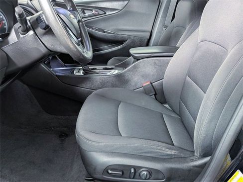 Used 2019 Chevrolet Malibu LT image 12
