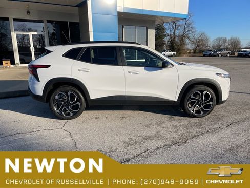 New 2026 Chevrolet Trax RS w/ Sunroof Package FWD image 50