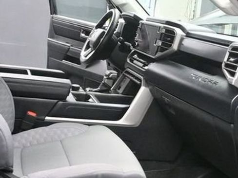 Used 2022 Toyota Tundra SR5 AWD/4WD image 10