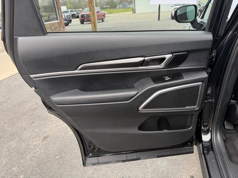 Used 2025 Kia Telluride S image 17