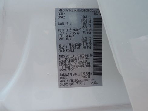 Certified 2024 Nissan Titan SV w/ SV Convenience Package image 20