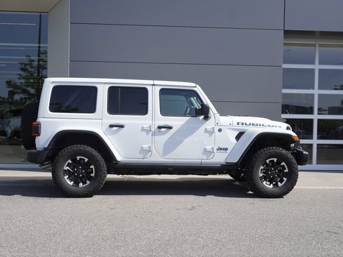 Used 2024 Jeep Wrangler Unlimited Rubicon 4xe AWD/4WD image 7