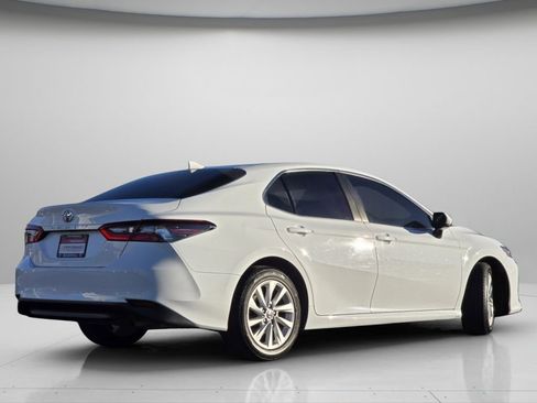 Used 2022 Toyota Camry LE w/ Carpet Mat Package (TMS) image 20