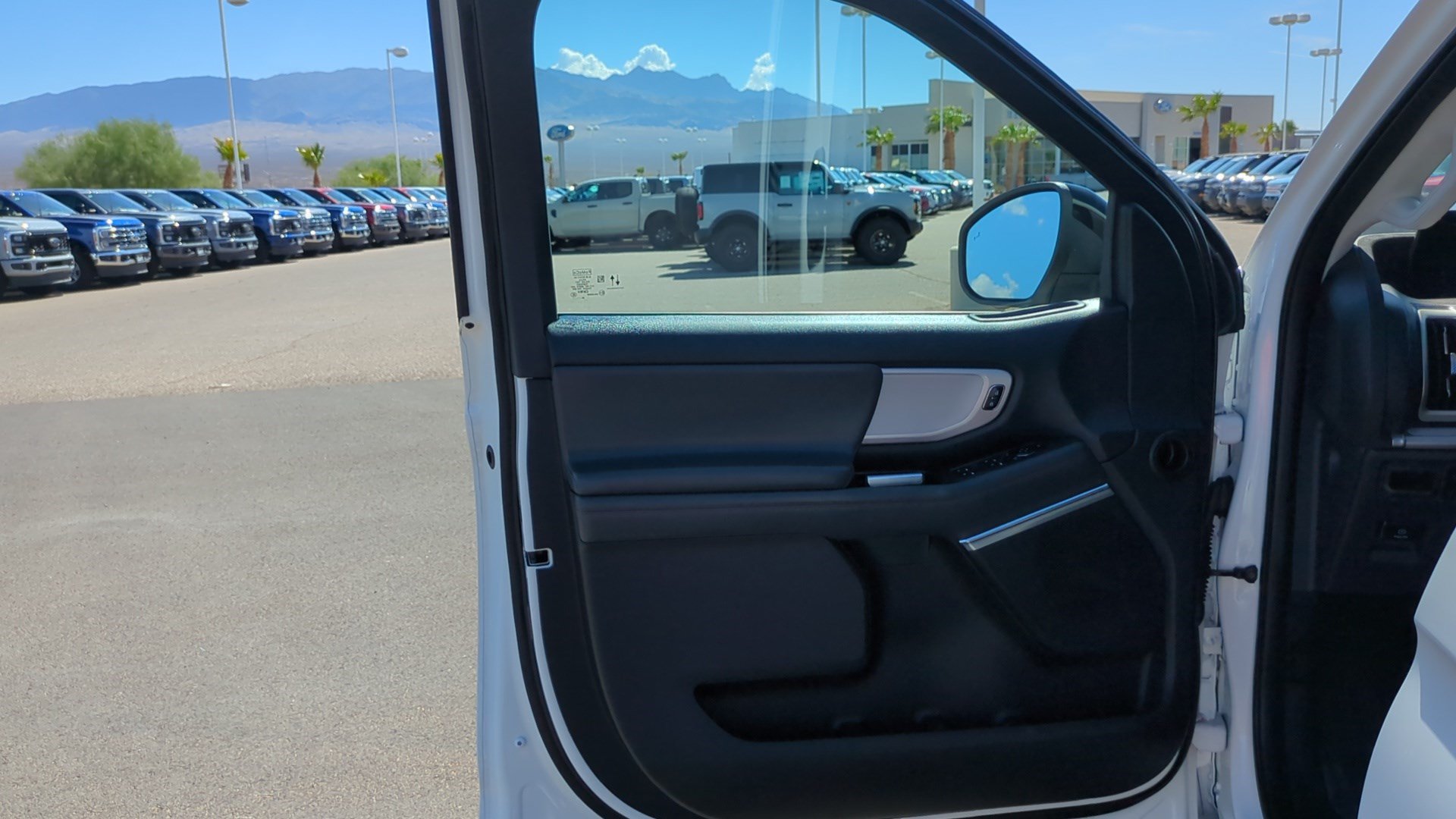 Used 2025 Ford Expedition Active RWD image 14