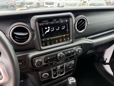 Used 2023 Jeep Wrangler Sahara image 19