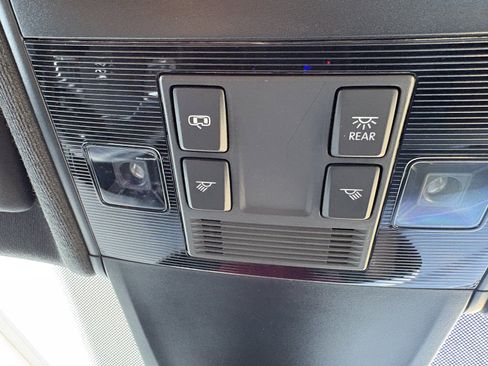 Used 2023 Volkswagen Tiguan SE AWD/4WD image 30