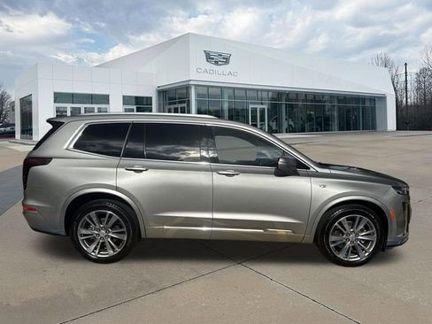 Certified 2025 Cadillac XT6 Premium Luxury FWD image 2
