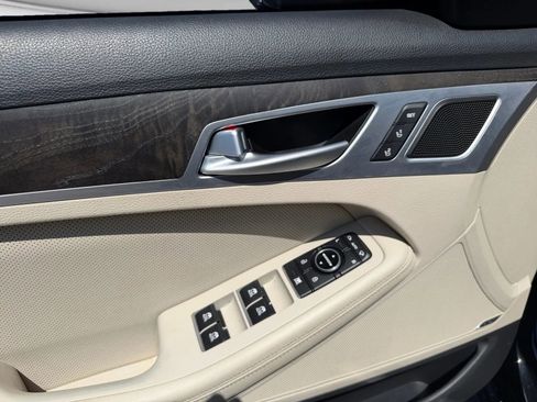 Used 2015 Hyundai Genesis 5.0 RWD image 15