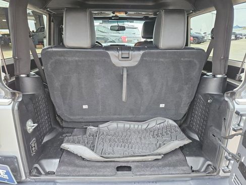 Used 2016 Jeep Wrangler Rubicon image 5