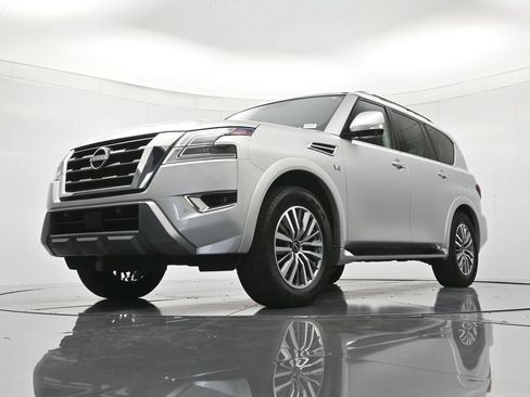 Used 2021 Nissan Armada SL w/ Captain's Chairs Package AWD/4WD image 39