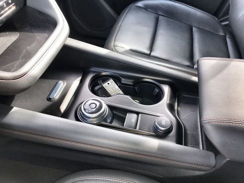 Used 2025 Ford Explorer Active w/ Active Comfort Package image 21