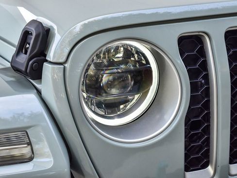 Used 2023 Jeep Wrangler Unlimited Sahara image 8