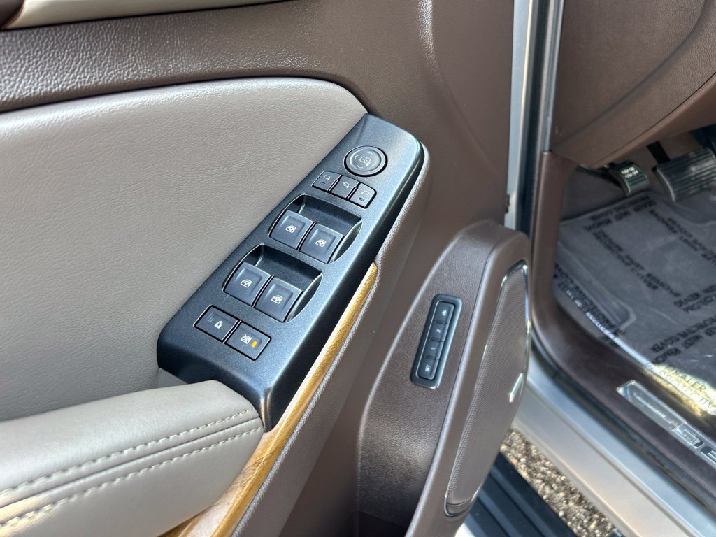 Used 2019 GMC Yukon XL Denali AWD/4WD image 12