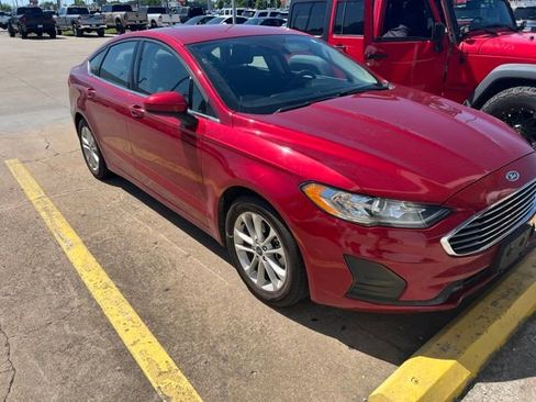 Used 2020 Ford Fusion SE FWD image 2