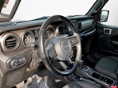 Used 2019 Jeep Wrangler Unlimited Sport S image 17
