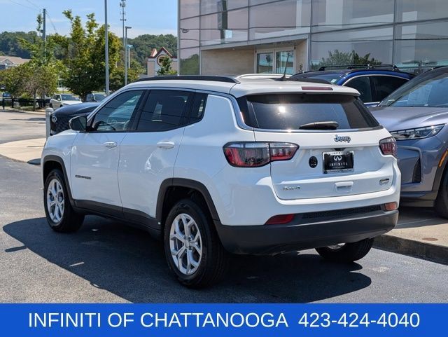 Used 2024 Jeep Compass Latitude AWD/4WD image 3
