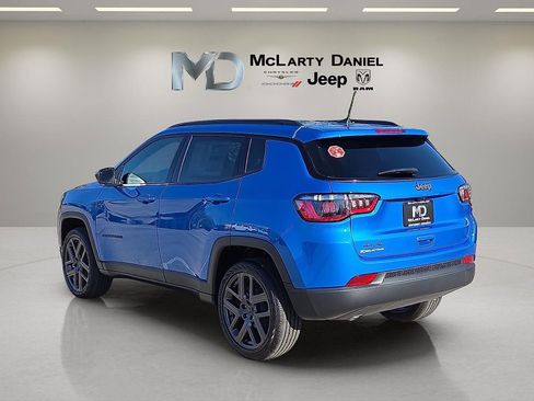 New 2026 Jeep Compass Latitude image 4