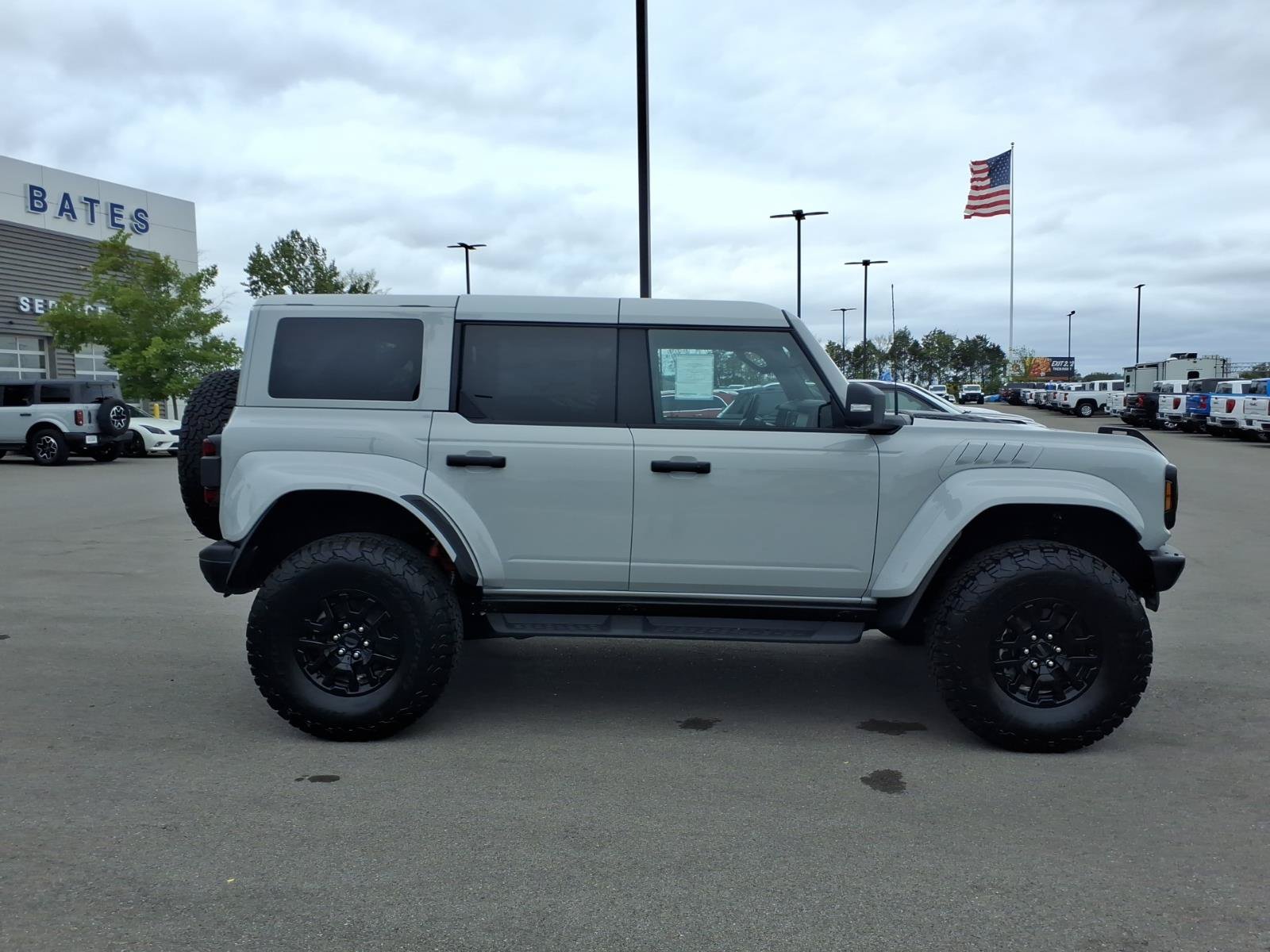 New 2026 Ford Bronco Raptor AWD/4WD image 2