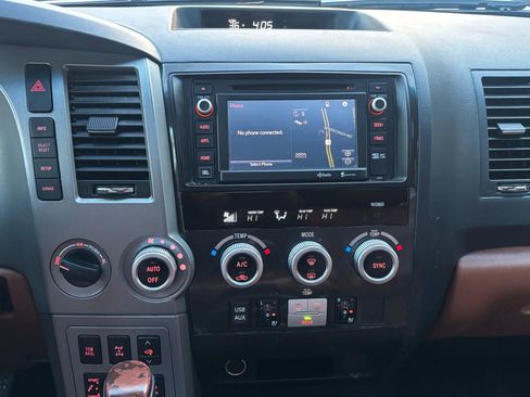 Used 2015 Toyota Sequoia Platinum image 31