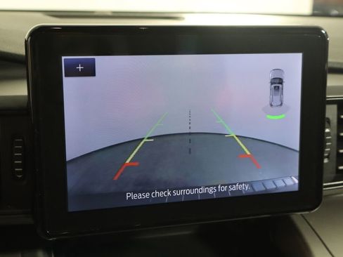 Used 2021 Ford Explorer XLT image 38