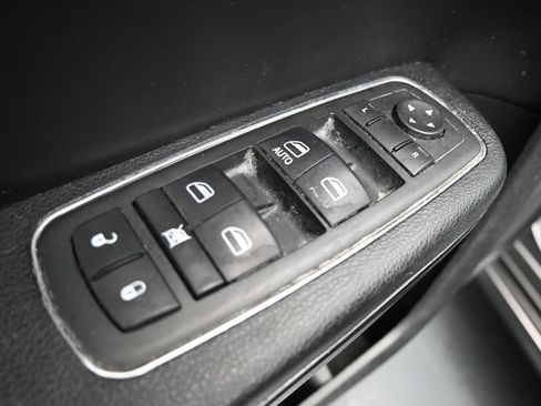 Used 2015 Chrysler 300 S AWD/4WD image 11