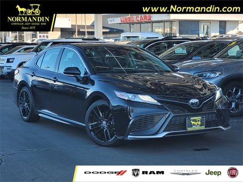 Used 2023 Toyota Camry XSE image 1