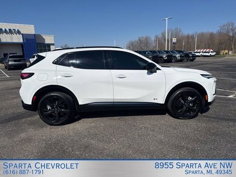 Used 2024 Buick Envision Sport Touring image 2