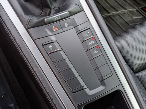 Certified 2024 Porsche 718 Cayman RWD image 18