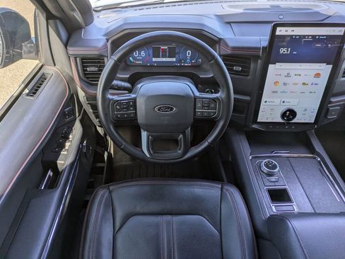 Used 2022 Ford Expedition Limited image 18