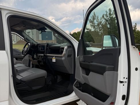 Used 2024 Ford F350 XL w/ XL Chrome Package AWD/4WD image 17