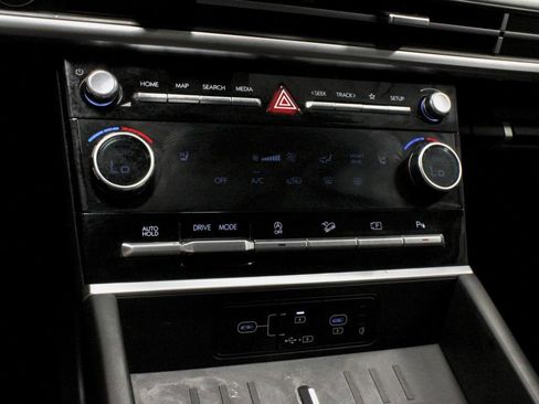 Used 2025 Hyundai Santa Fe SEL FWD image 30
