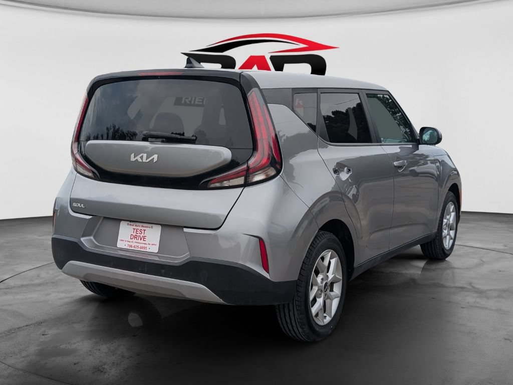 Used 2023 Kia Soul LX w/ LX Technology Package FWD image 3