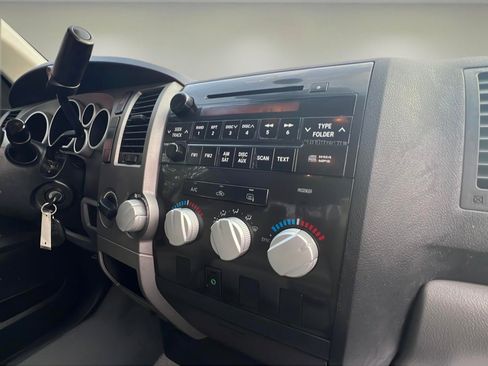 Used 2011 Toyota Tundra 4x4 Double Cab image 16