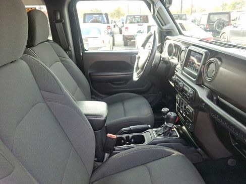 Used 2021 Jeep Wrangler Sport S image 11