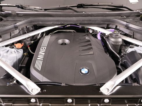 New 2026 BMW X5 xDrive40i w/ M Sport Package AWD/4WD image 21